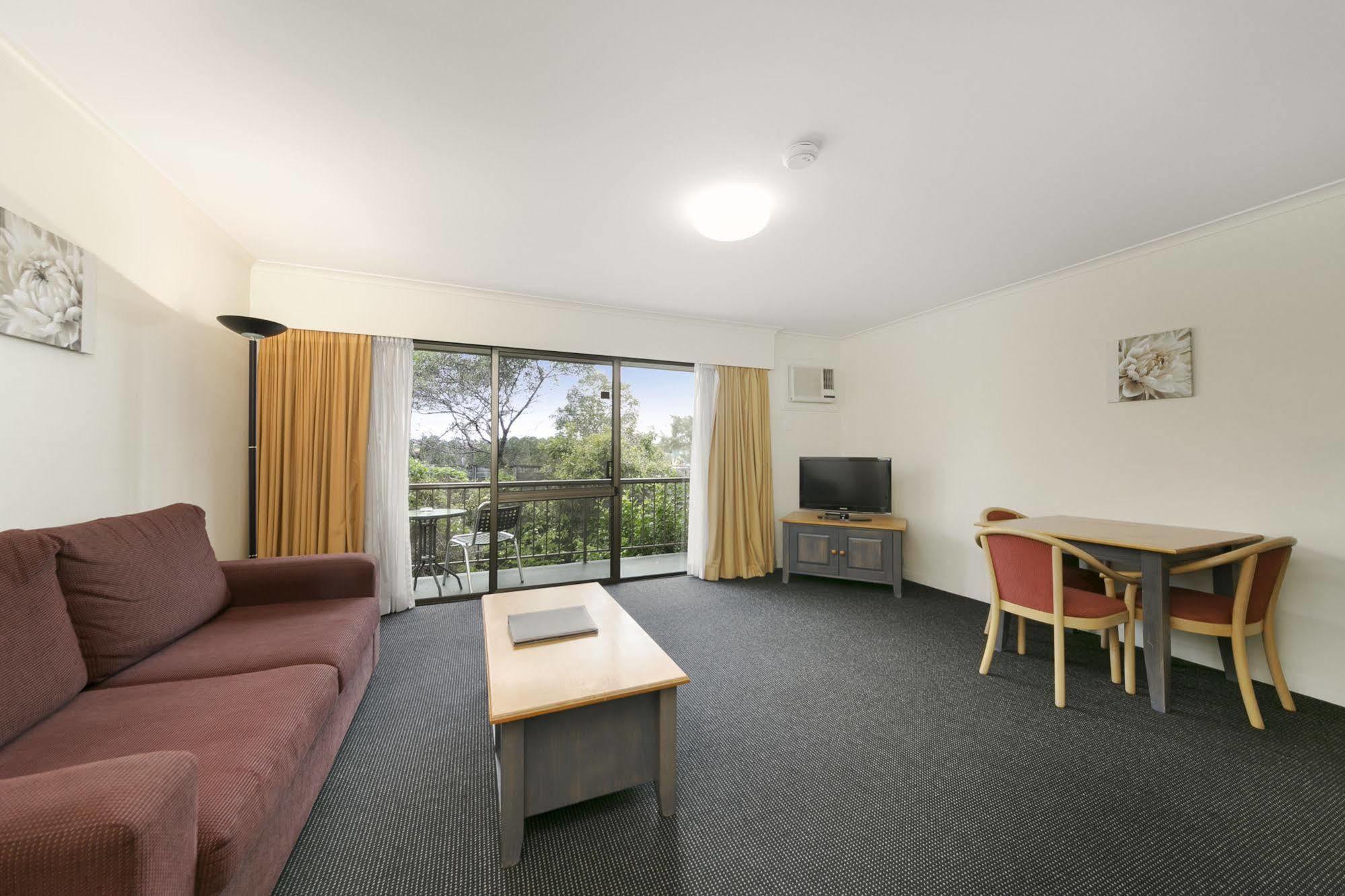 Mt Ommaney Hotel Apartments Brisbane Extérieur photo